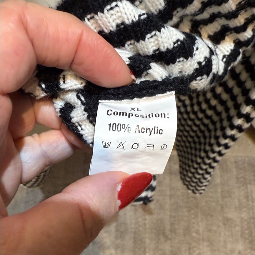 Boho Knit Sweater Oversized Black@White Stripes - Picture 5 of 12